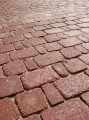 COSTA BRAVA VINTAGE gr.8cm kostka brukowa wariant A - powierzchnia postarzana - aranżacja kolor czerwony