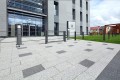 URBANIKA 20x30cm, gr.8cm kostka brukowa - powierzchnia płukana - plac przed biurowcem realizacja